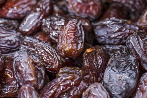 best-time-for-buy-iranian-dates-from-tari-trading